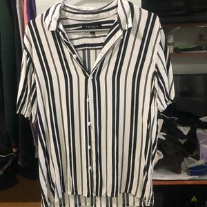 Button Down shirt Size: S